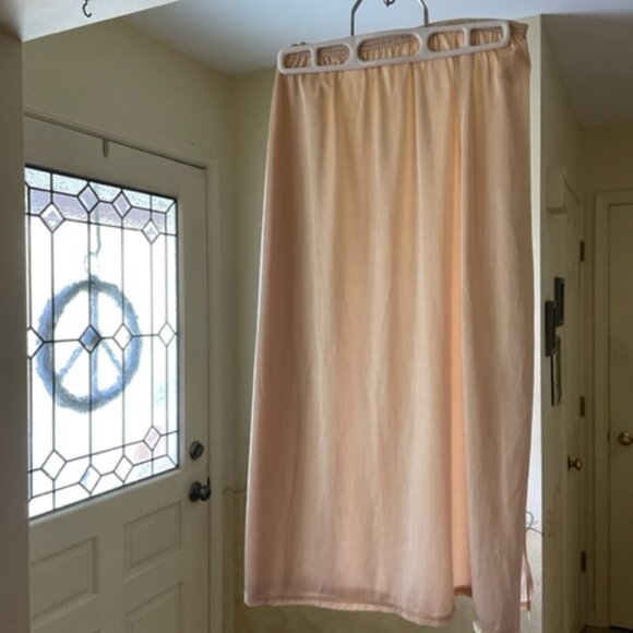 Vanity Fair 28" slip, L (27" waist), nude, 70s/80s worn once, excellent cond. - Picture 1 of 4